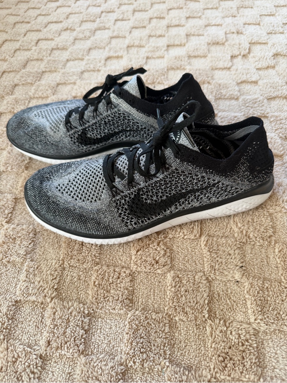 Nike Free RN Flyknit Men’s 10.5 Black Gray Running Shoes Sneakers